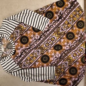 Womens Size xlarge 3/4 Length Sleeve.  By Lily Sky.